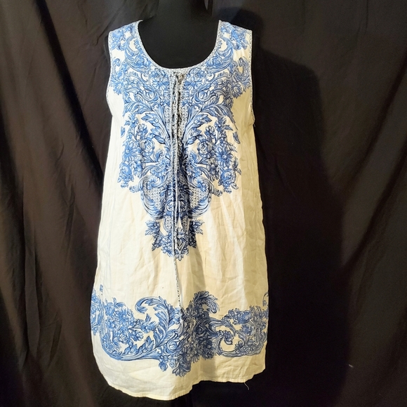 None Dresses & Skirts - White & Blue Tile Lined A-line Sleeveless Mini Dress